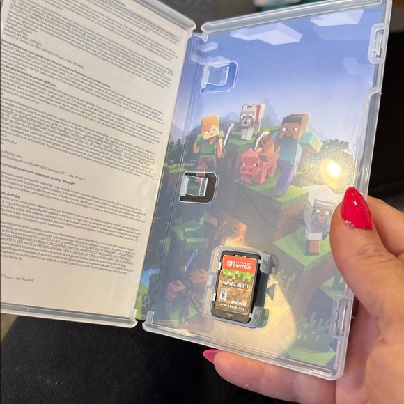 Nintendo Minecraft for Switch - Red and Green game Mario - Picture 2 of 3